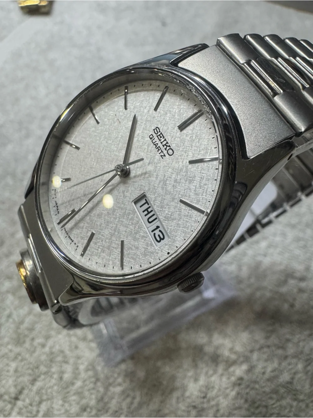 #182 Seiko Quartz Men's Silver Dial Stainless Watch